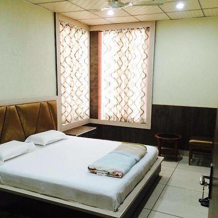 Maharaja Palace Hotel Rohtak Экстерьер фото