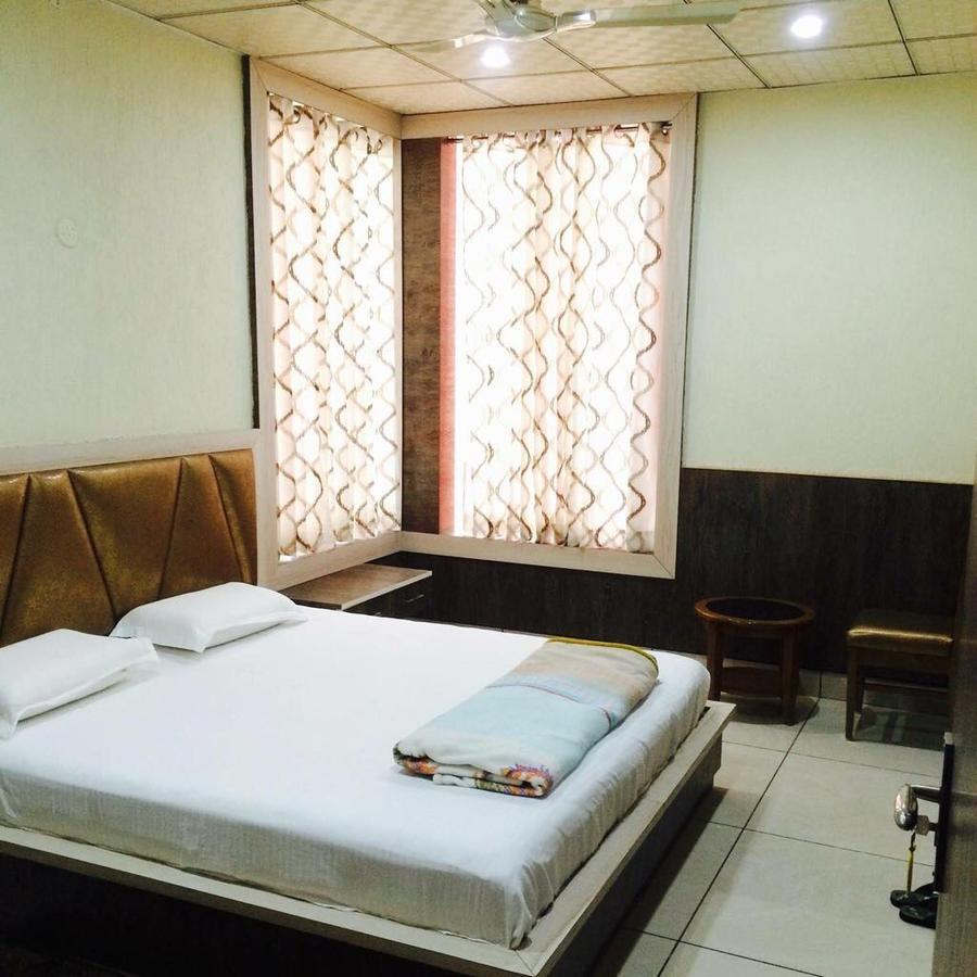 Maharaja Palace Hotel Rohtak Экстерьер фото
